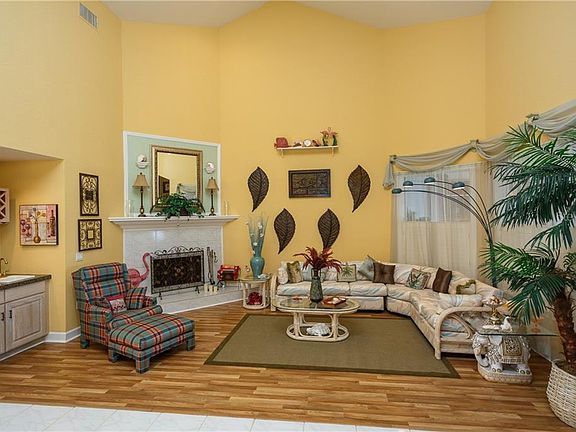 5th image of 1736 Lake Roberts Ct