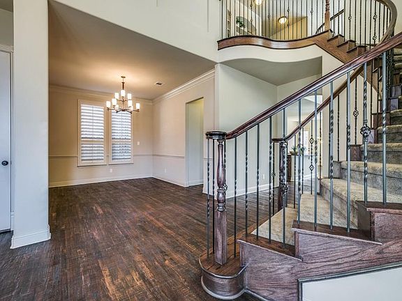 5th image of 1021 Winfield Ct