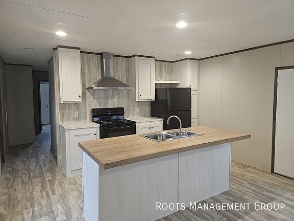 3rd image of 8 Greenwood Dr #8GW