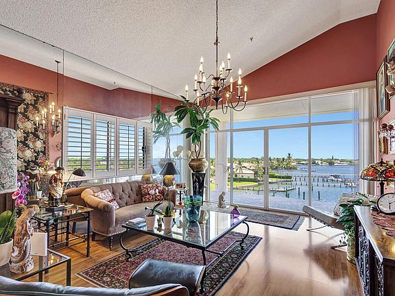 4th image of 11390 Twelve Oaks Way #619