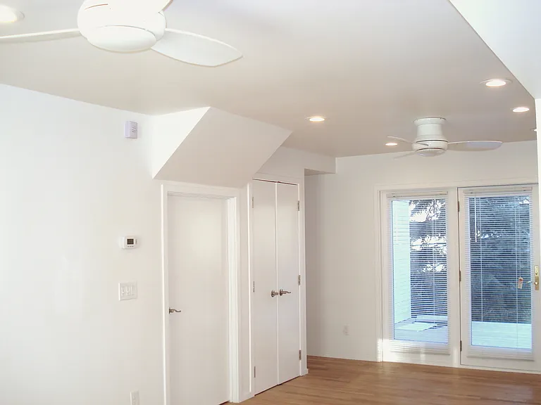 514 Morgan Ave N — Photo 8