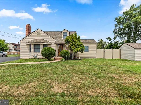 111 E Evesham Rd, Runnemede, NJ 08078