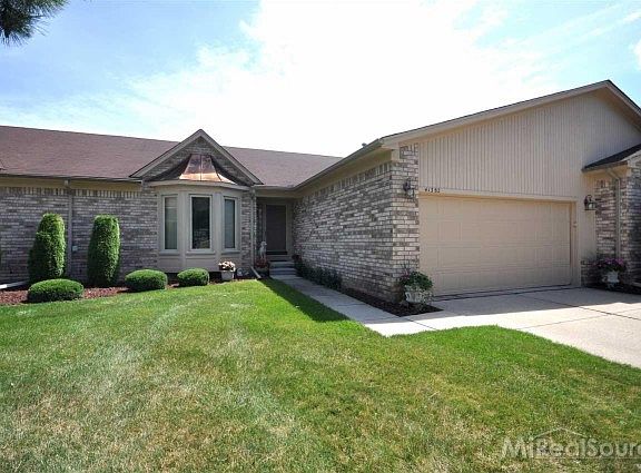 2nd image of 41352 Carmelo Dr W