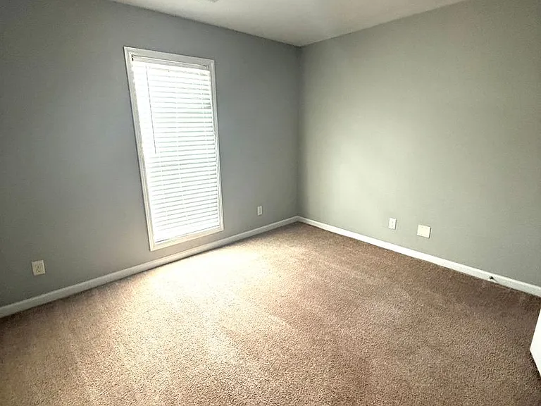 6320 Burbank Crossing Loop — Photo 10