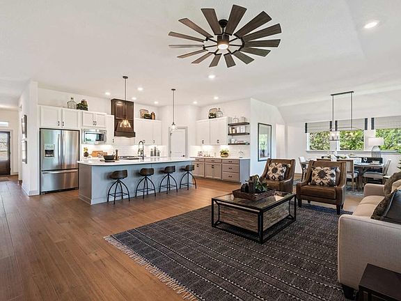 The Ridgegate - Family Room