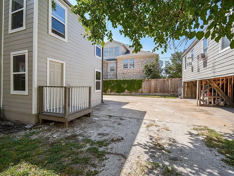 2718 Wroxton Rd #3 — Photo 6