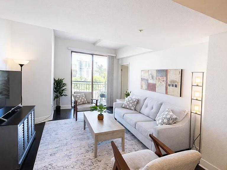 10740 Wilshire Blvd #605 — Photo 5