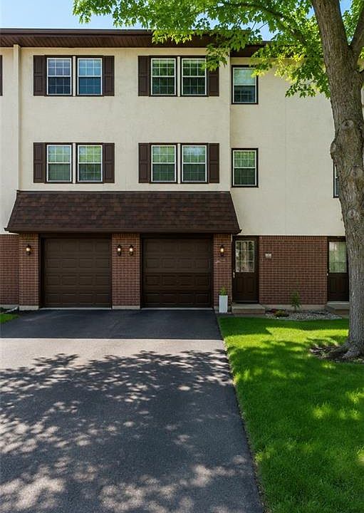 1st image of 33 Hillsview Cres