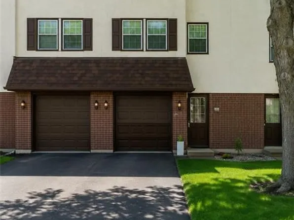 33 Hillsview Cres, Rothesay, NB E2E 3N4