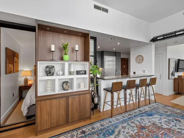 700 W E St Unit 403, San Diego, CA 92101