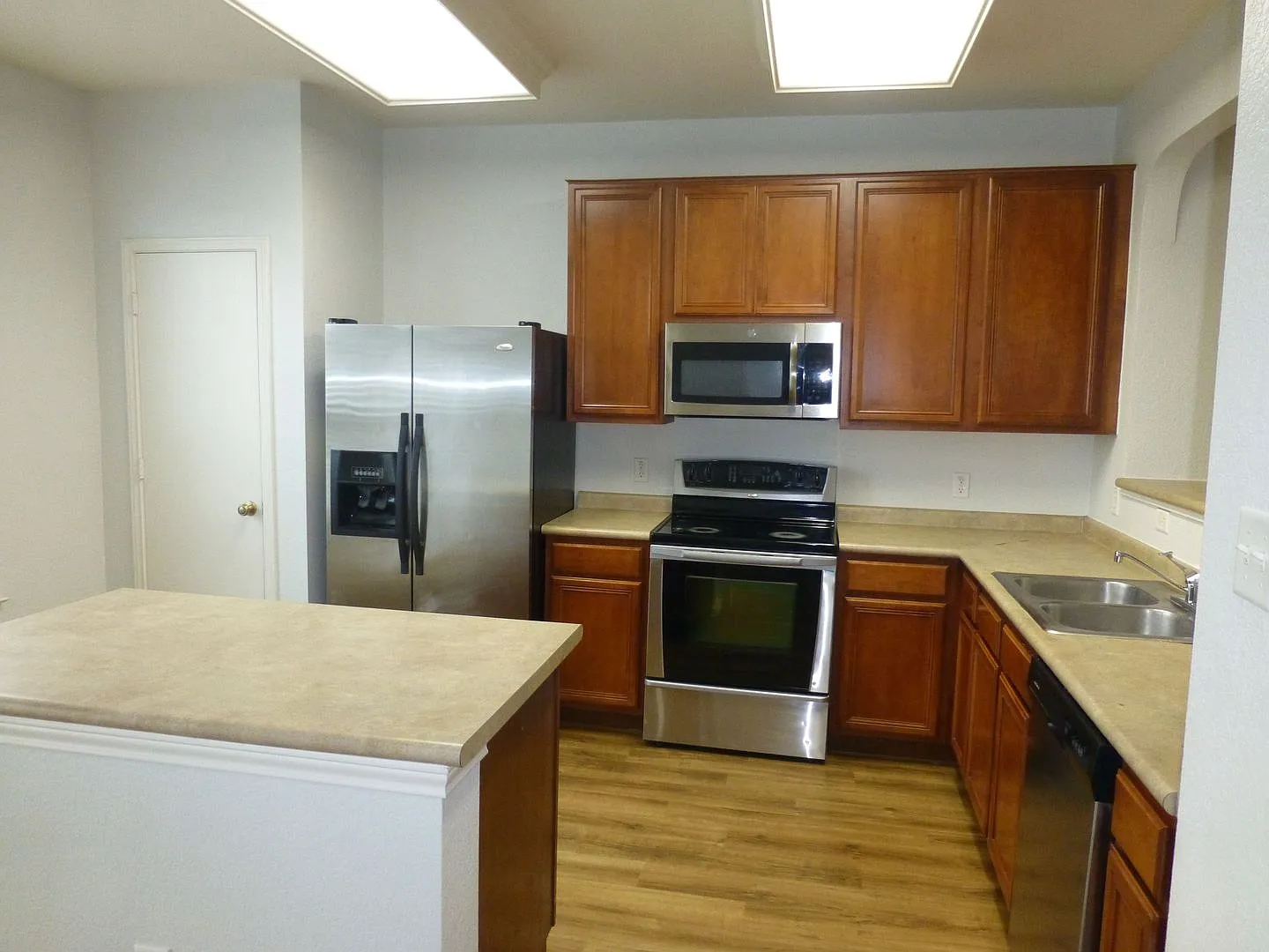 Charming 3 Bedroom Home in Round Rock — Photo 4