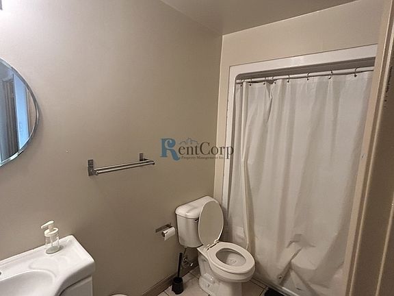 3rd image of 603 Lester St Unit 1