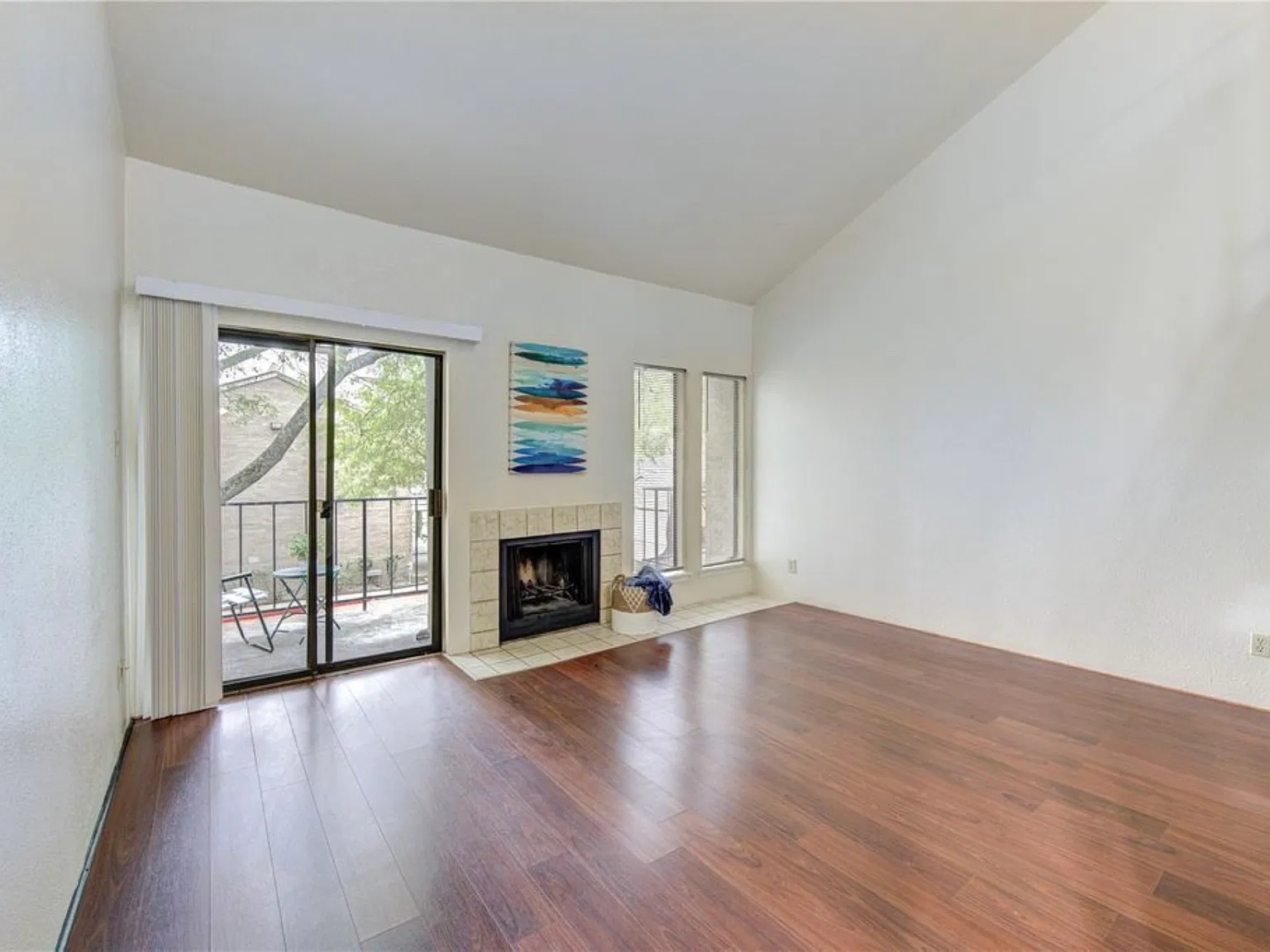 1 bed, 1050 sqft, $750 — Photo 3