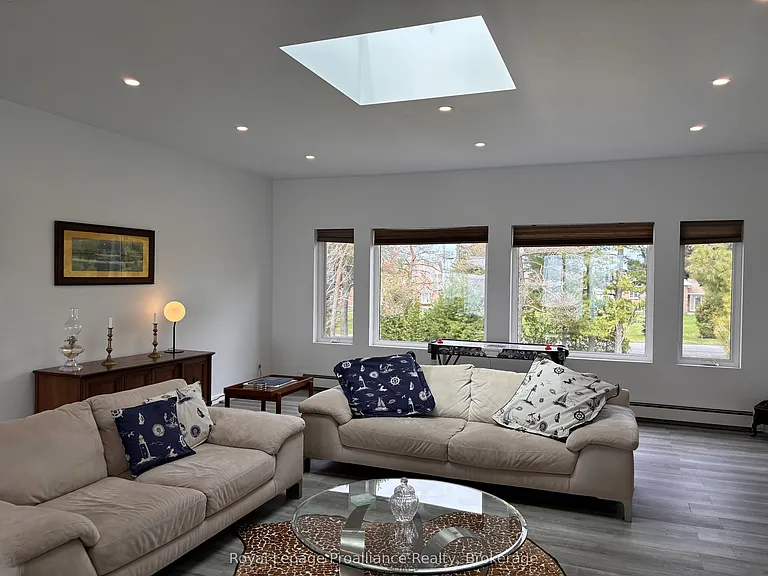 621 Barcovan Beach Rd — Photo 15
