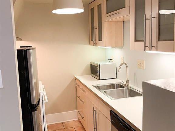 3rd image of 2608 Hopkins St #C
