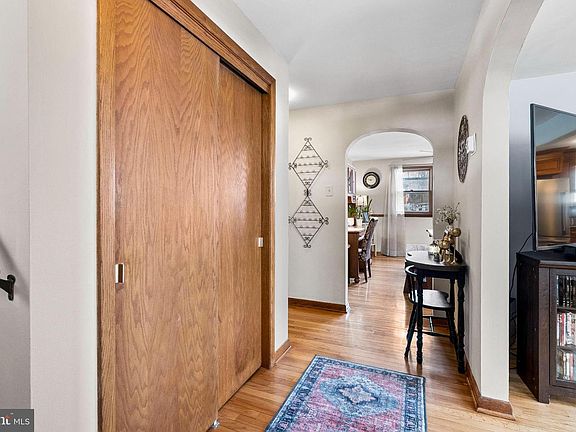 5th image of 817 Buchert Rd