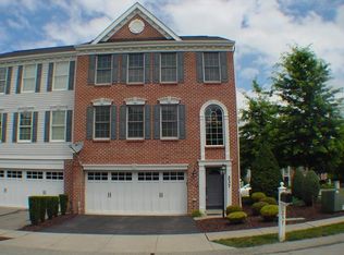 237 Overlook Ct, Coraopolis, PA 15108