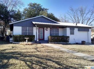 204 Skyview Dr, Lampasas, TX 76550