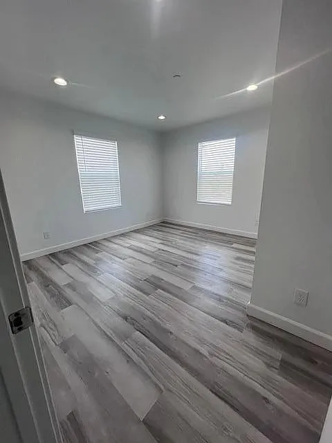 3 bed, 2.0 bath, 1000 sqft, $1,995 — Photo 4