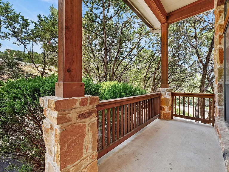 2801 Manitou Dr — Photo 3