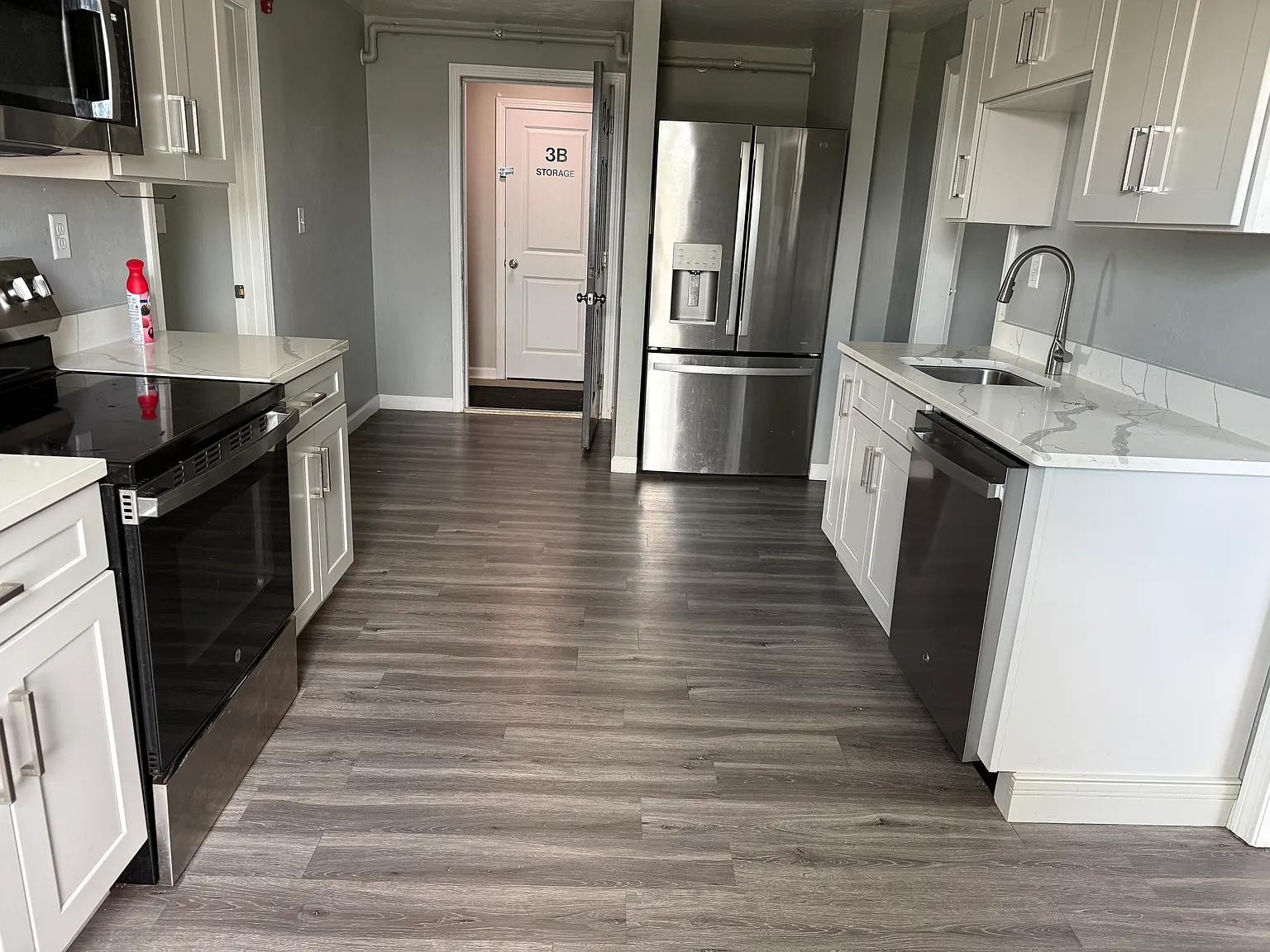 3 bed, 1000 sqft, $1,765 — Photo 1