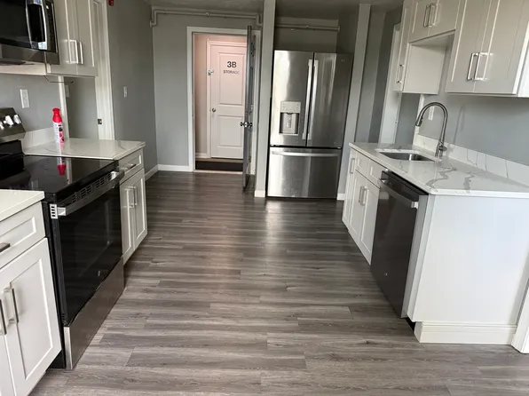 38 Foster St #3A, Southbridge, MA 01550