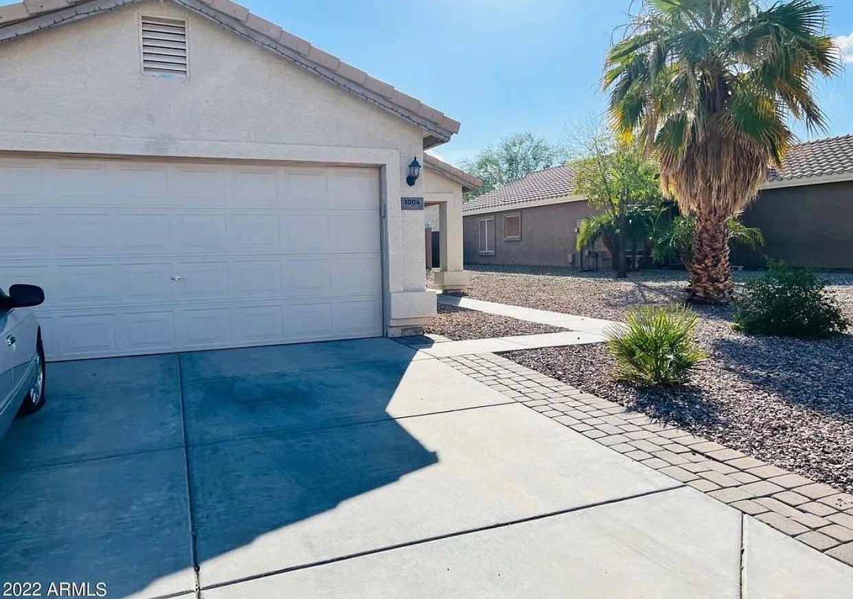 Beautiful 3 Bed Home with Solar - $0 Electric Bill! — Photo 1
