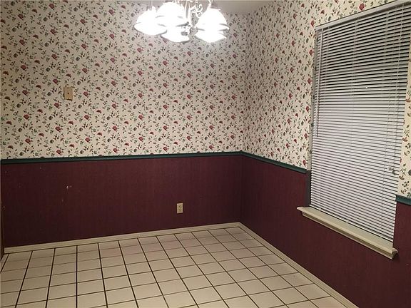 5th image of 1404 Camellia Dr