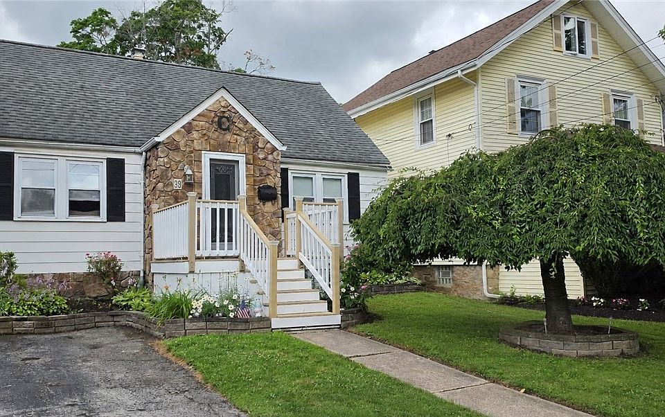 1st image of 39 Grove Ave