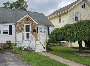 39 Grove Ave, Lockport, NY 14094