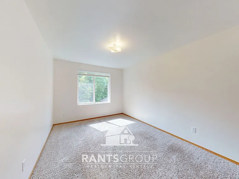 695R — Photo 25