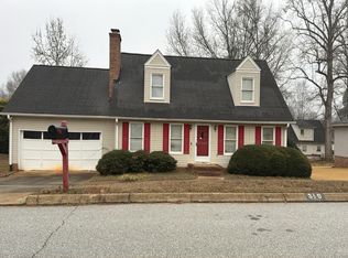 310 Waterbury Ct, Simpsonville, SC 29680