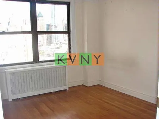 Rented by KVNY Soho | media 3
