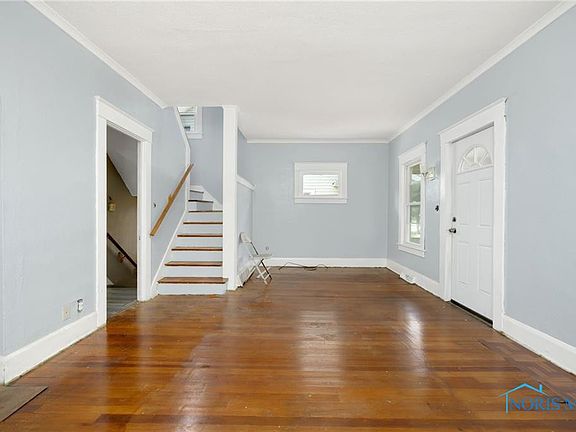 4th image of 926 Ogden Ave
