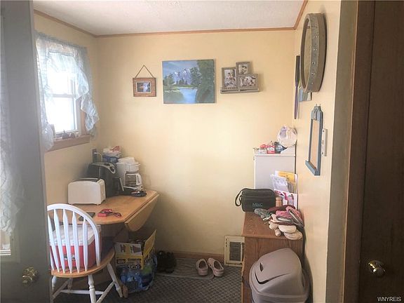4th image of 155 Lochland Dr