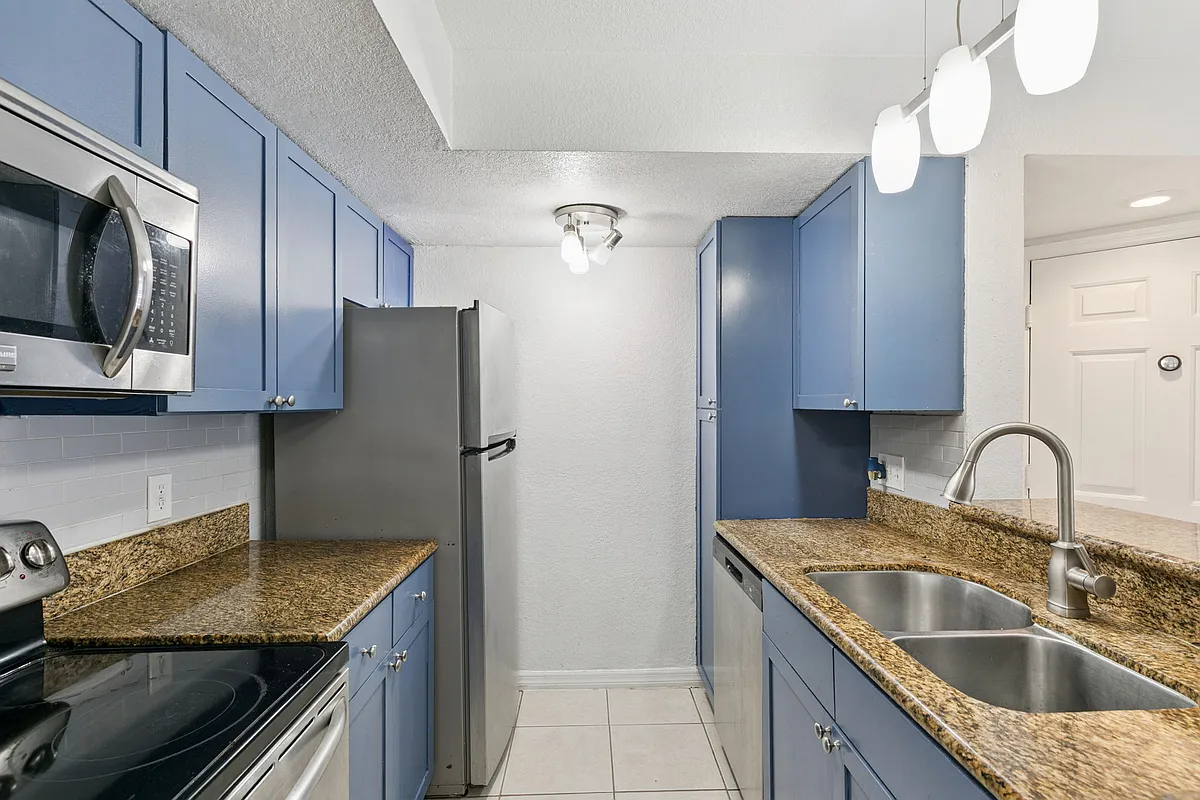 Building Photo - 5112 Conroy Rd #311