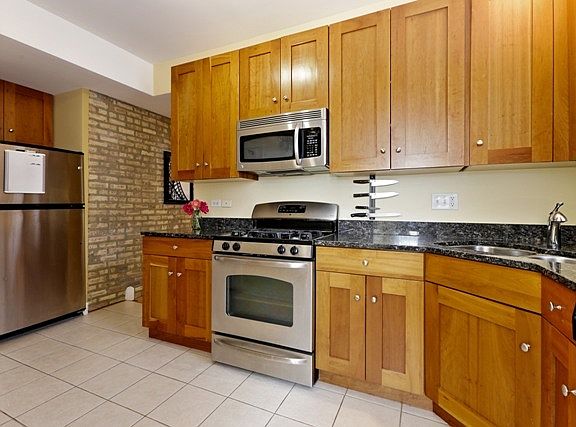 4th image of 4343 N Sacramento Ave APT 1B