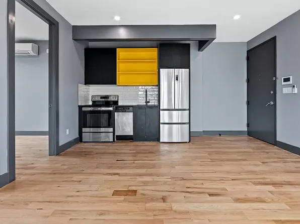 543 Albany Avenue image 1 of 6