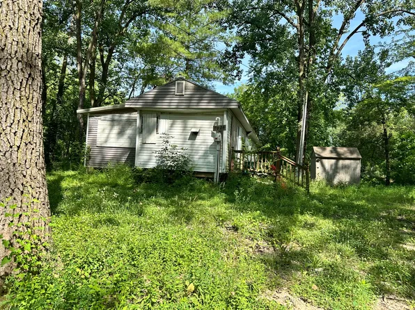 7049 E Maple Bend Ct, Monticello, IN 47960