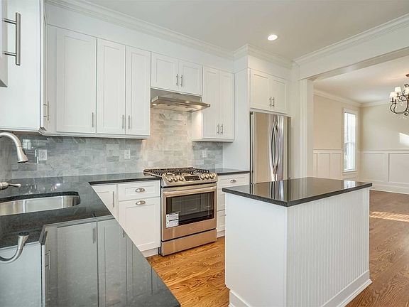 5th image of 5 Stony Brook Ave