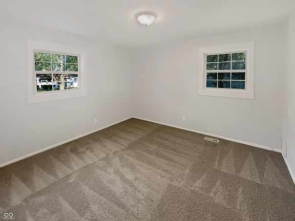 4th image of 3625 Eisenhower Dr