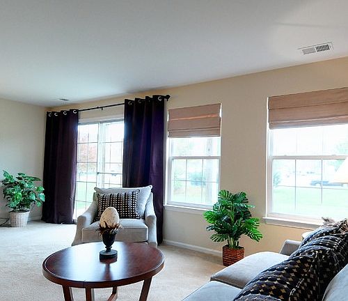 5th image of 301 N Barrett Ln