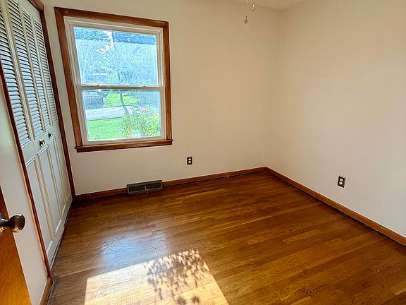 4th image of 41 Hiawatha Trl