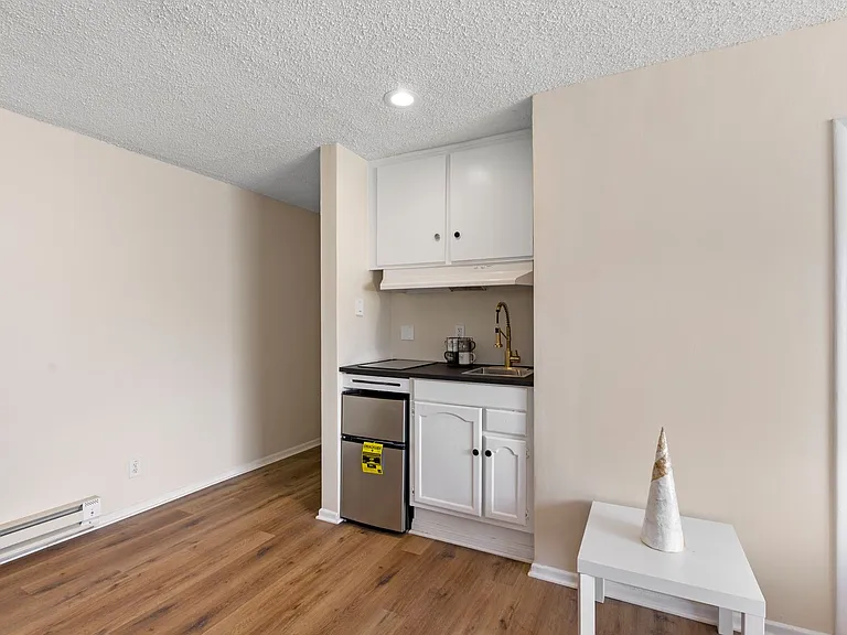 5105 Bakman Ave #18 — Photo 6