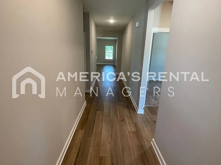 459 Troubadour Ln — Photo 3