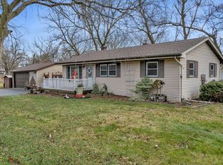 6101 Stonewall Ave, Downers Grove, IL 60516