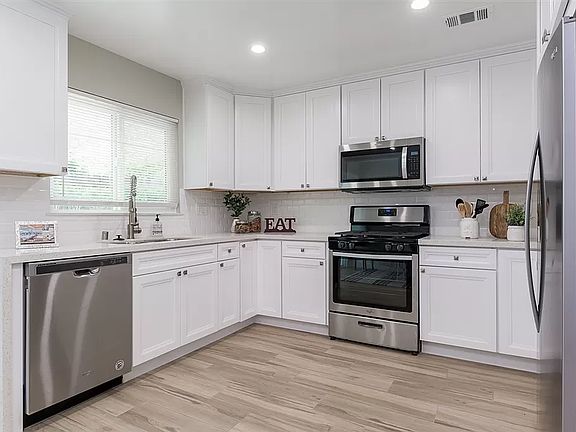 4th image of 6241 Lakewood St