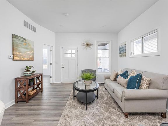 5th image of 725 Cottage Ave