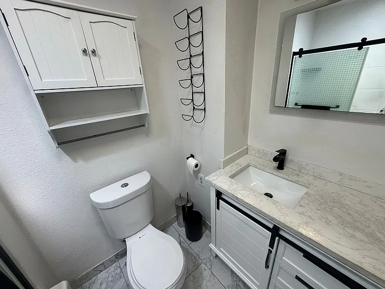 688 Taft Ave — Photo 12