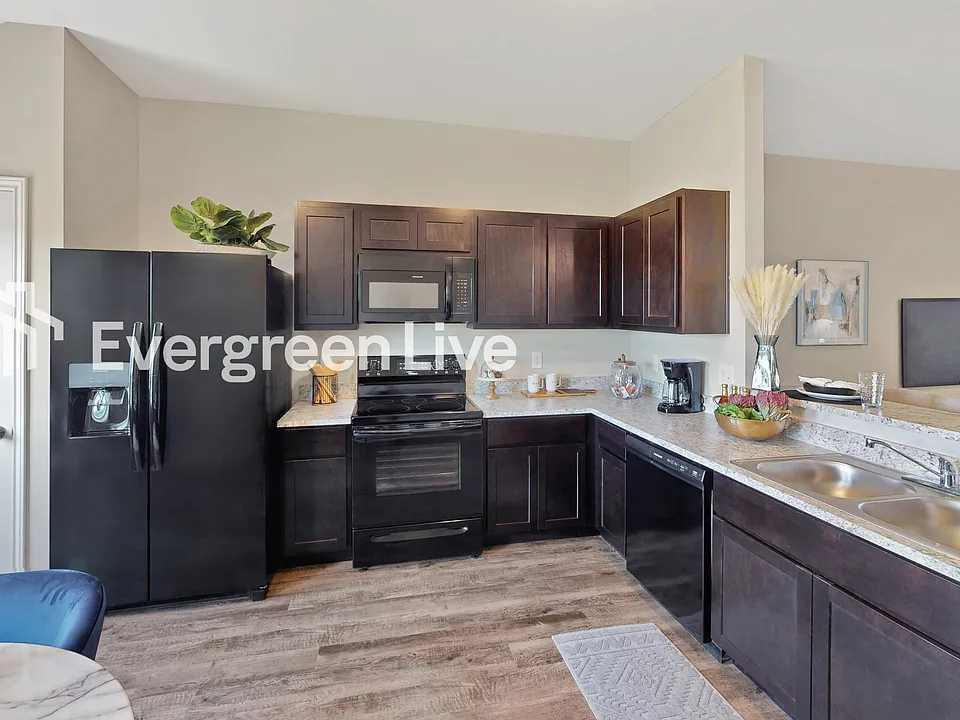 1106 Hilda Ln